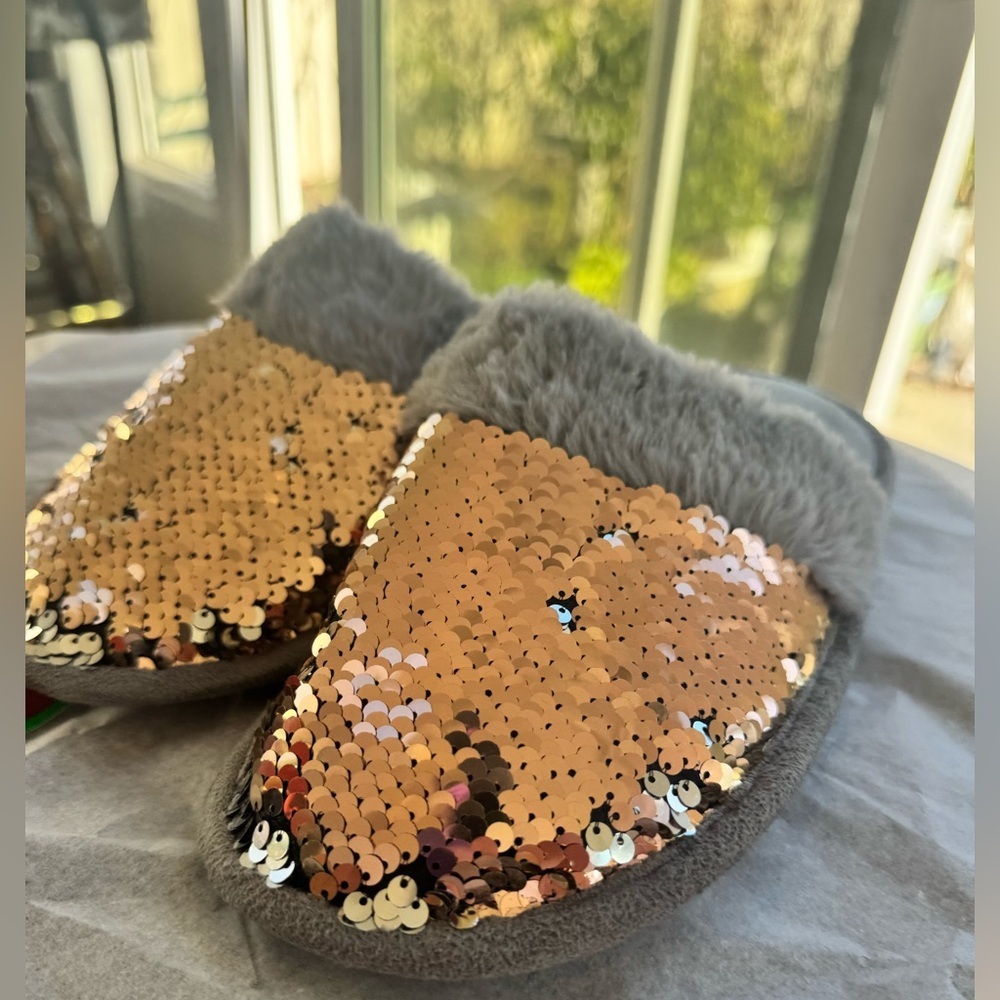 Smart Trend Reversible Sequin Slippers Women's Size 9/10 Gray Gold Silver NWT